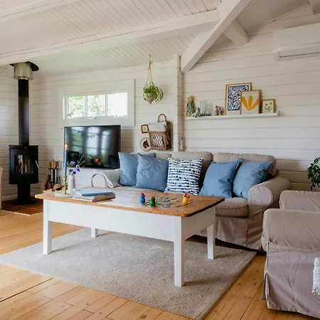 Ferienhaus Charming Summer House With Wilderness Near Fur *