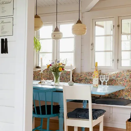 Ferienhaus Charming Summer House With Wilderness Near Fur *