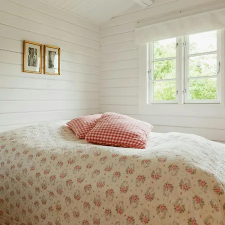 Ferienhaus Charming Summer House With Wilderness Near Fur *