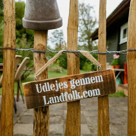 Ferienhaus Charming Summer House With Wilderness Near Fur